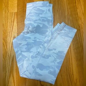 Lululemon Wunder Train HR Tight 28” Size 10 White Camo